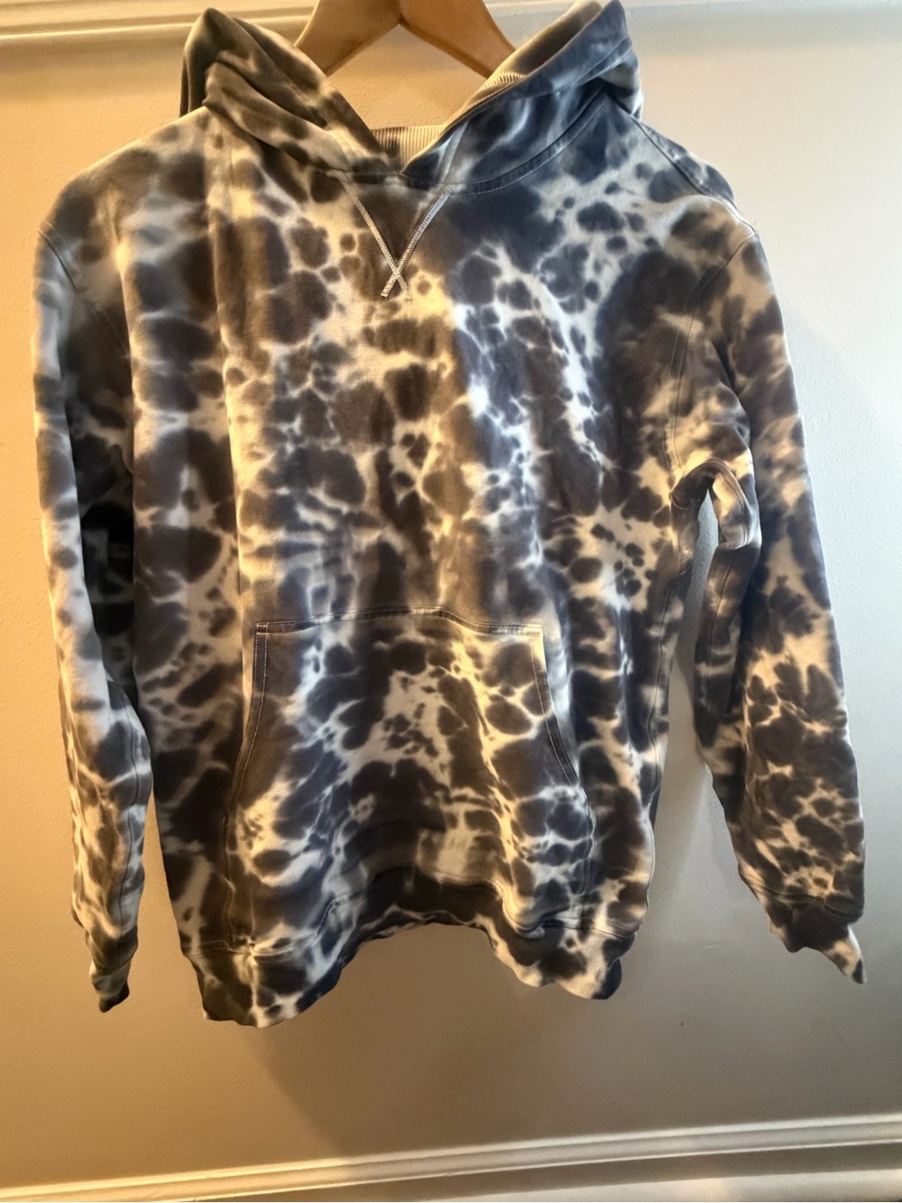 lululemon athletica cozy activewear Tie-Dye Gray & White Pullover Hoodie